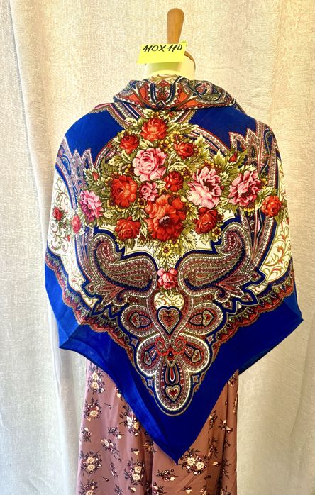 Batic traditional cu motive florale 110 cm