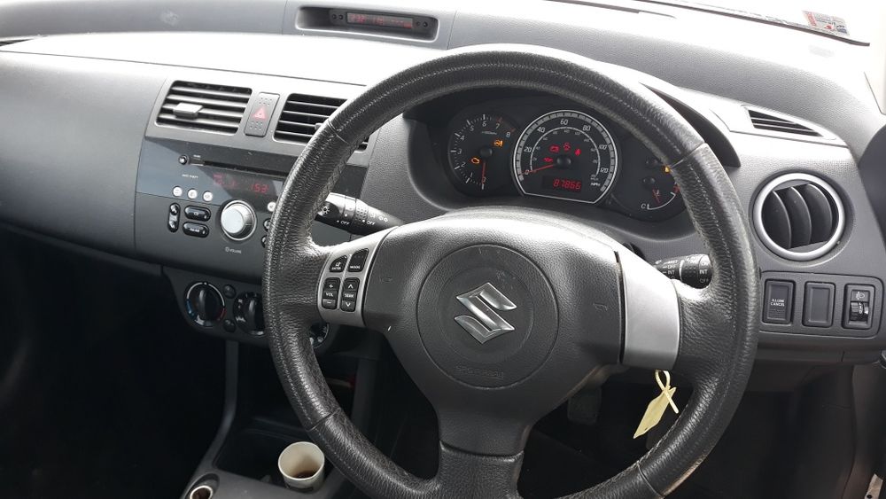 Suzuki Swift 1.3 ,2006г,На части