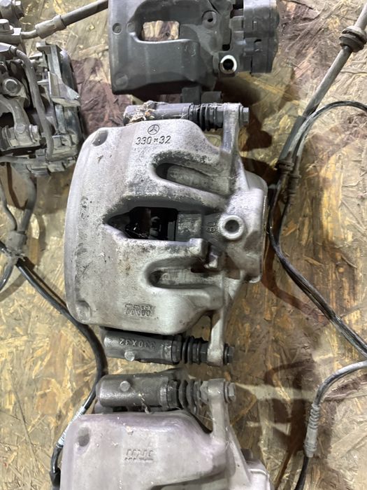 Mercedes w213 2.2cdi 194кс 4matic Комби Спирачни Апарати Супорти