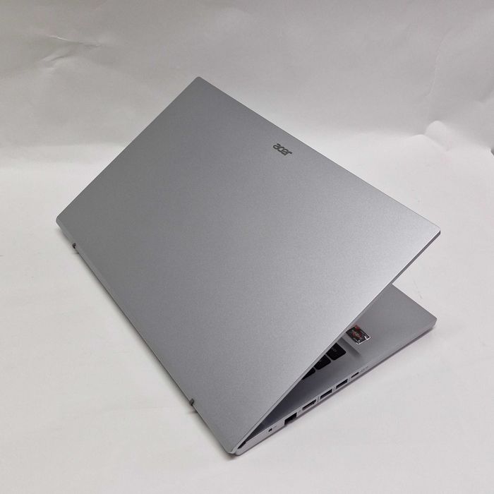 Liquid Money vinde - Laptop Acer Aspire Go 15, Ryzen 7 5825U 32GB, 1TB