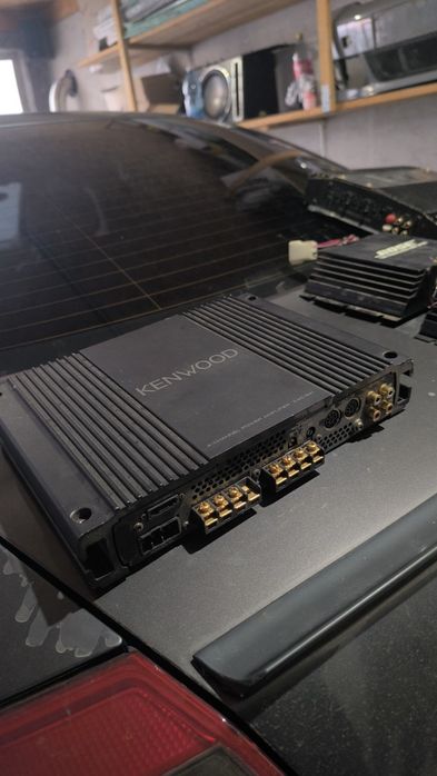 Vând Amplificator/ Subwoofer auto