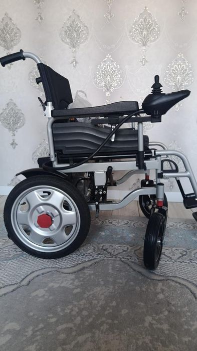 Продам инвалидную коляску .