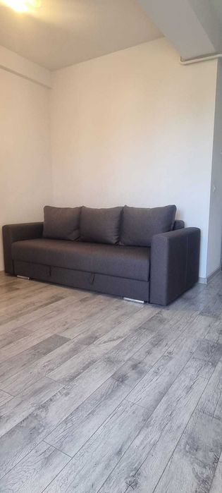 Închiriez garsonieră decomandată zona Central