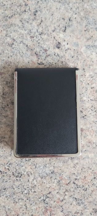 Port carduri/carti de vizita