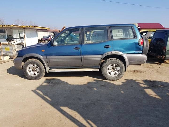 dezmembrez nissan terrano 3.0tdi