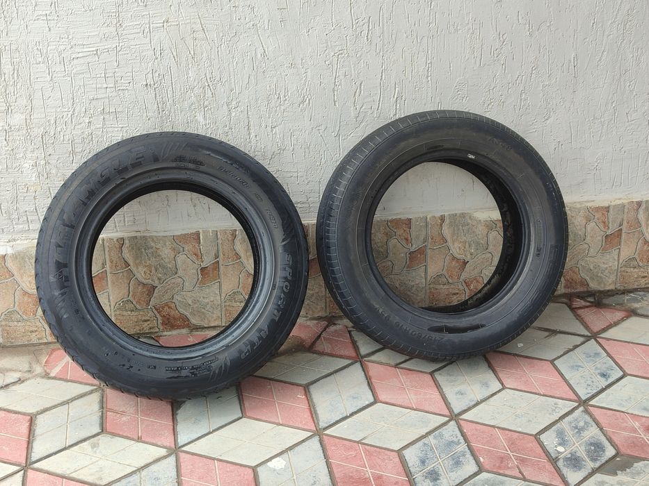 Шины две штуки бу