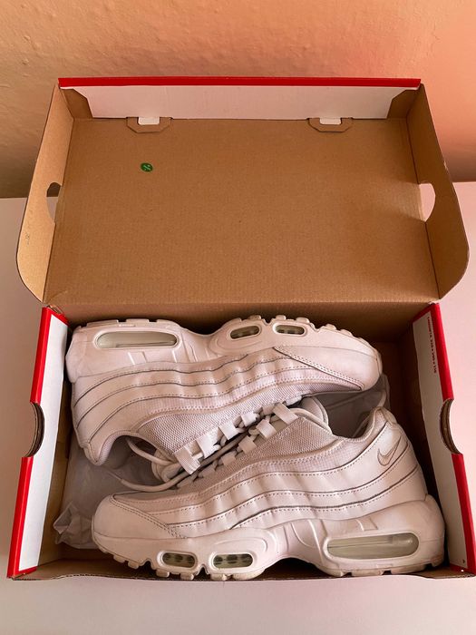 NIKE AIR MAX 95 ESSENTIAL | Найк Кецове 95