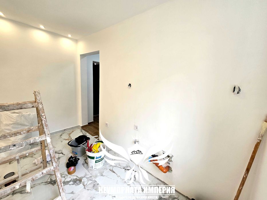 Продавам двустаен апартамент 40кв.м. на партер с гараж 20кв.м. в Асеновград кв.Изток