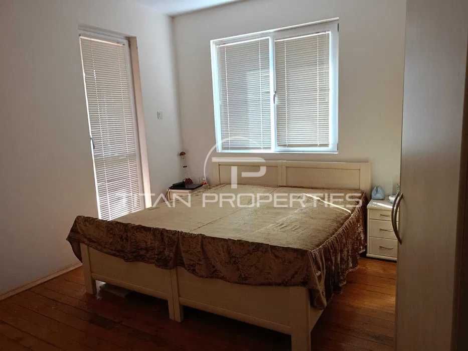 Продава се Къща в с. Брестовица, Област Русе - 200 кв.м за 1490 €/кв.м - Снимка #1