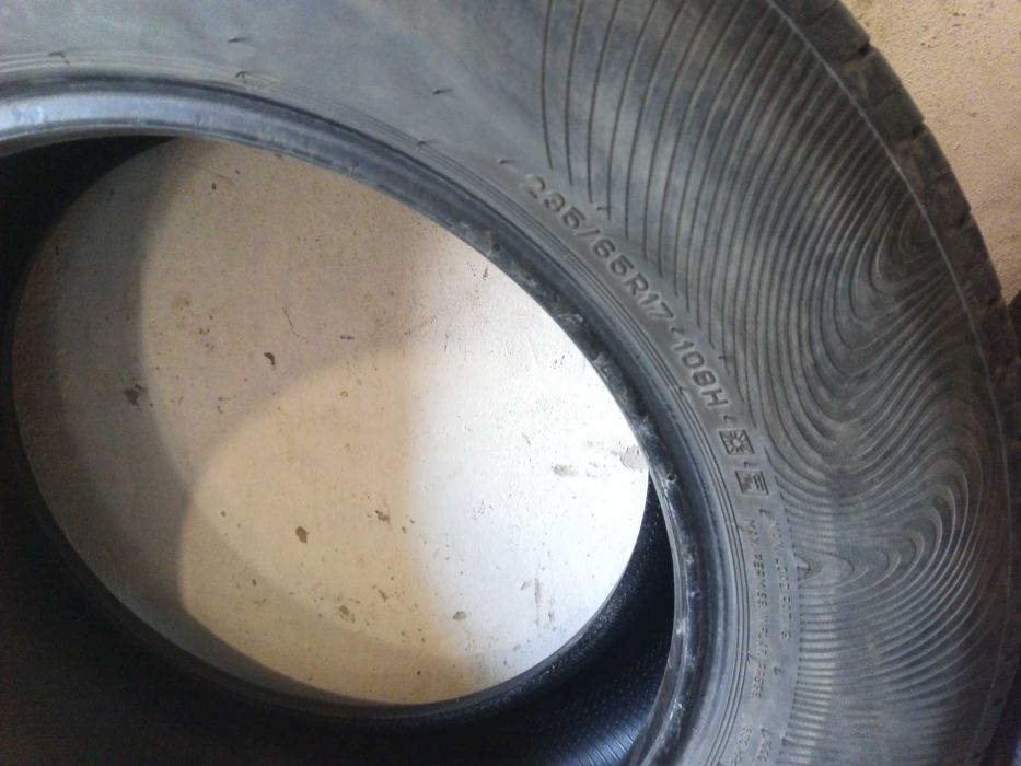 Продам шины летние 235/65 R17 б/у