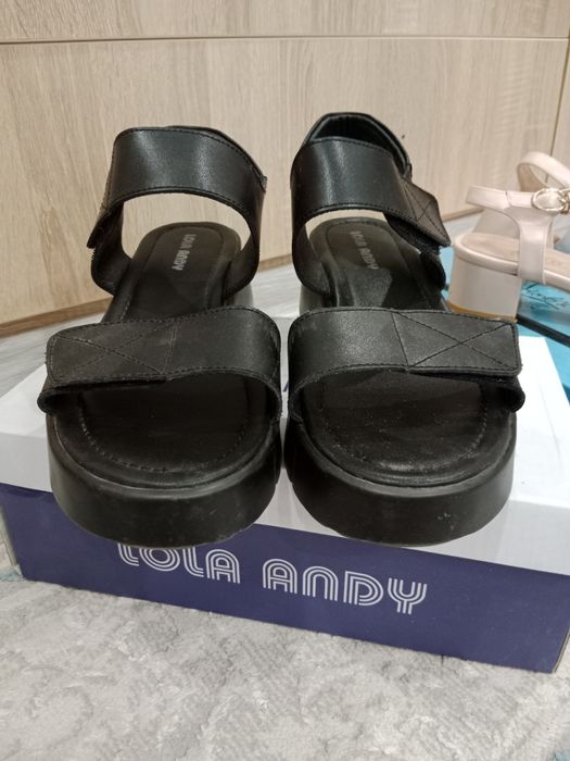 Босаножки и сандали