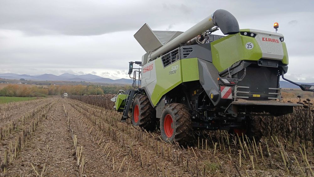 Prestari servicii agricole ( recoltat  balotat dezmiristire)