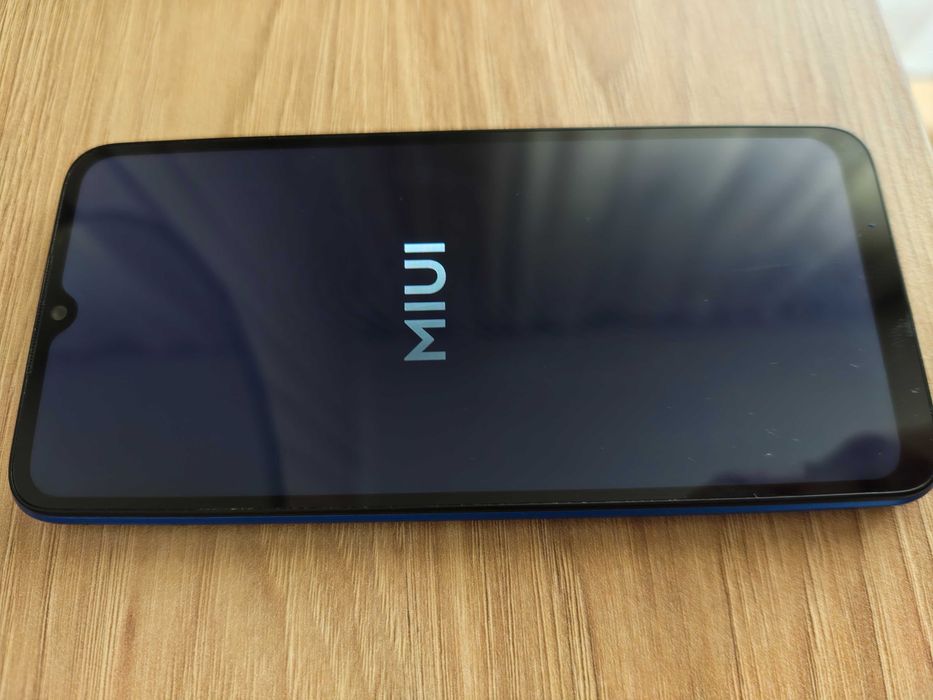 Продавам телефон Xiaomi Redmi 9AT