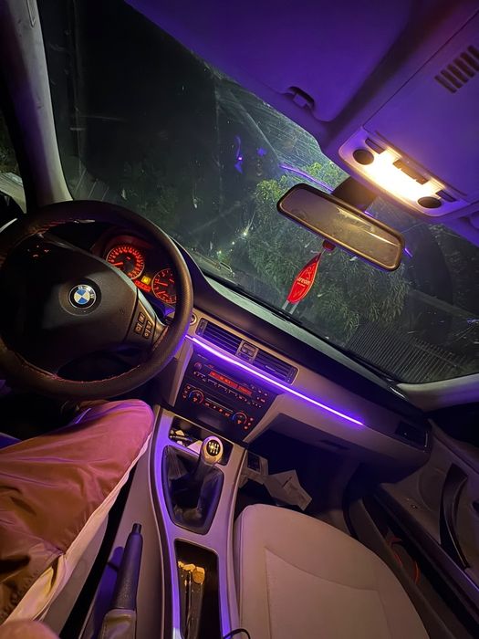 Vând sau schimb e90 320i