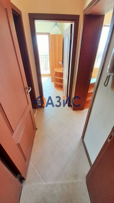 Продава се Тристаен апартамент в к.к. Слънчев бряг - 90 кв.м за 800 €/кв.м - Снимка #2