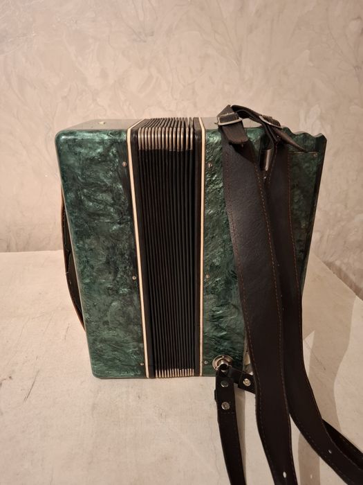 Продаётся баян полесье