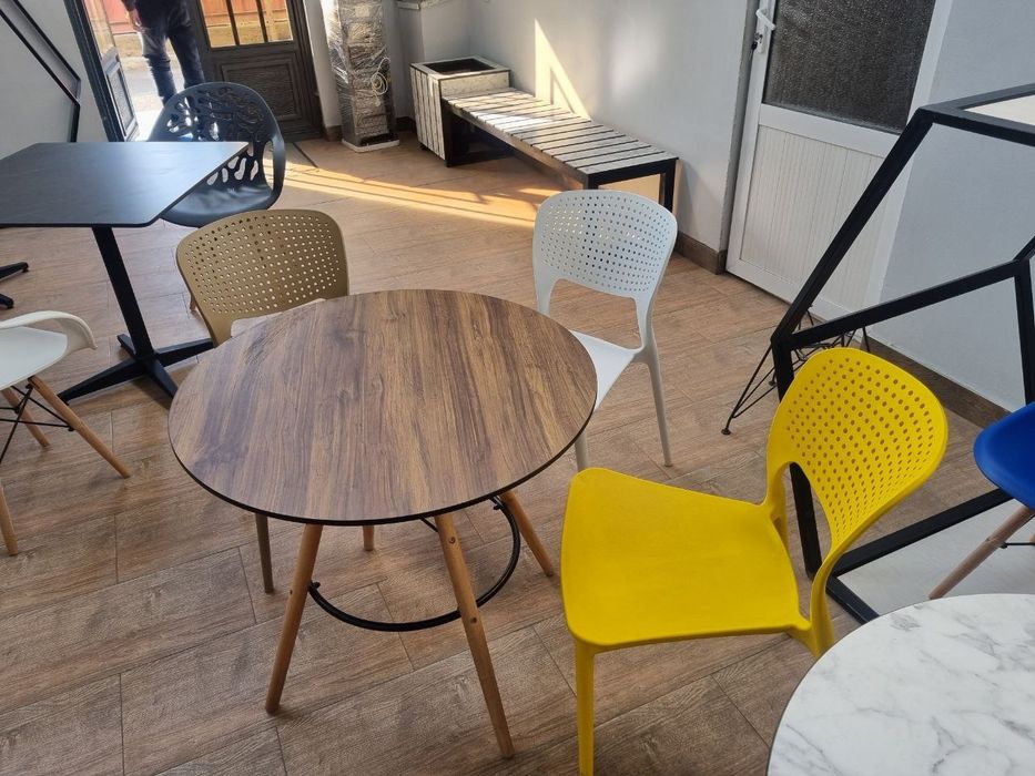 Стол и стулья для дома и кафе с завода. Модель Италия.