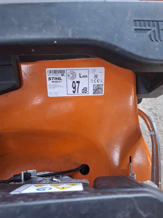 Stihl rm253 mașină de tuns gazon
