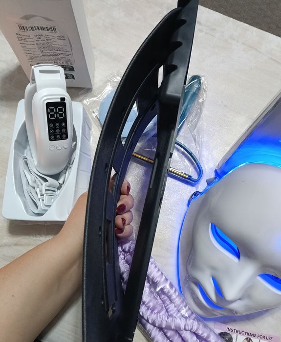 Масажор + LED маска за лице + подаръци