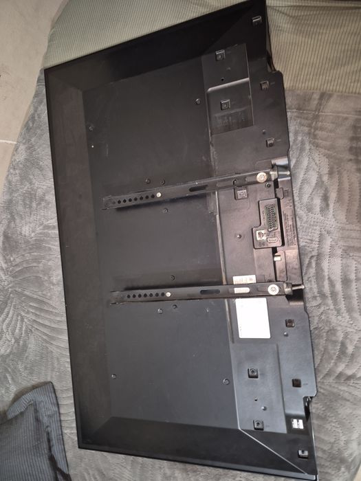 Телевизор сони почти новый