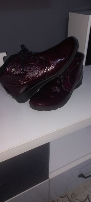 Ghete damă. IMAC din piele naturală lăcuită, burgundy