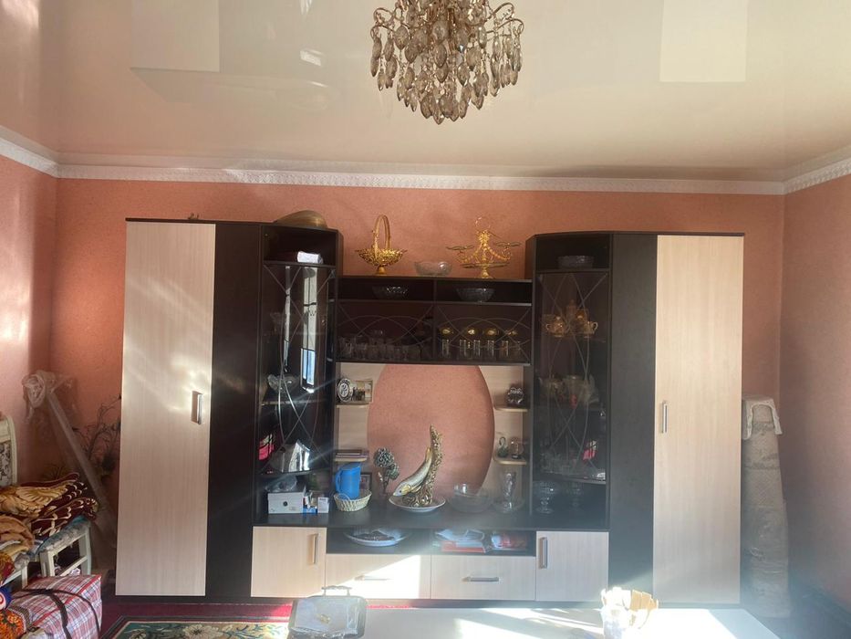 Срочно продам стенку в отличном состояний