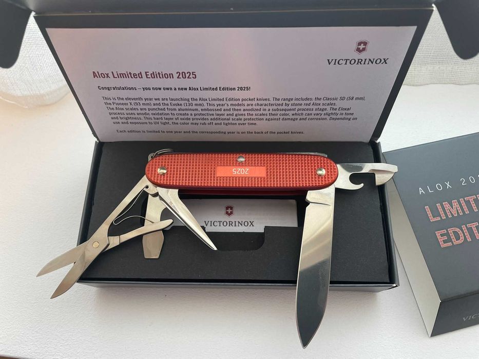 Victorinox Pioneer X Alox Limited Edition 2025 0.8231.L25 Stone Red