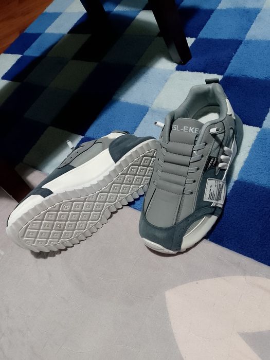 Продам кроссовки мужские