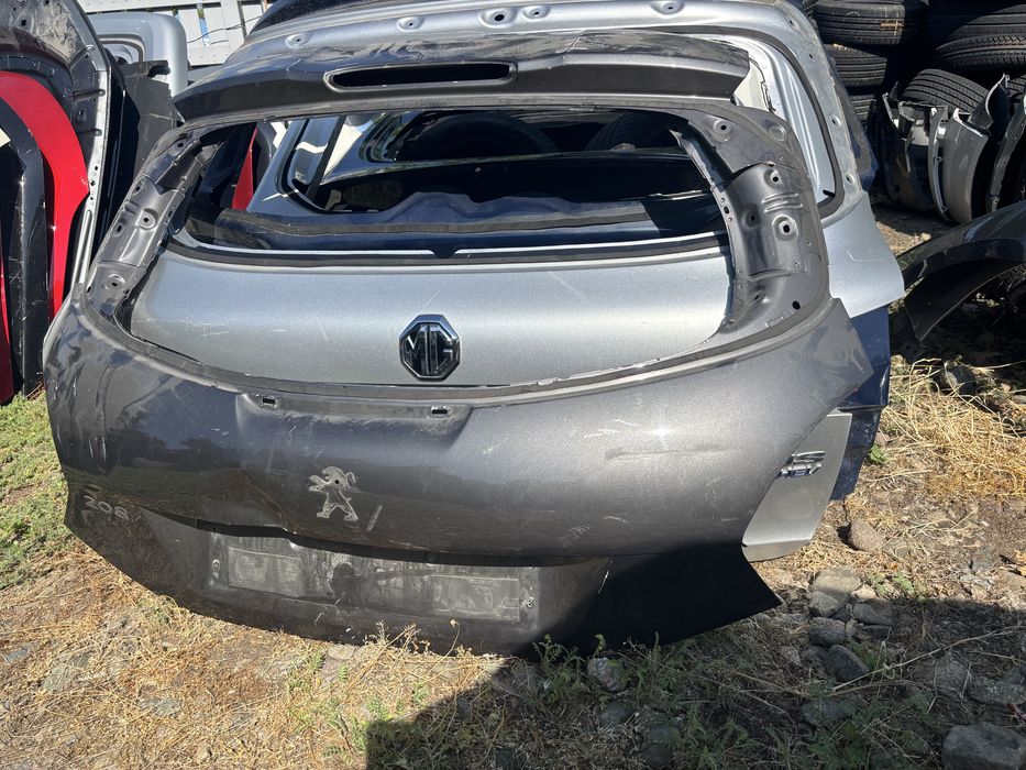 Капак/Багажник/Задна врата Peugeot 208