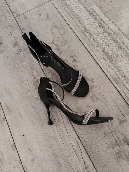 Босоножки Josiny черный