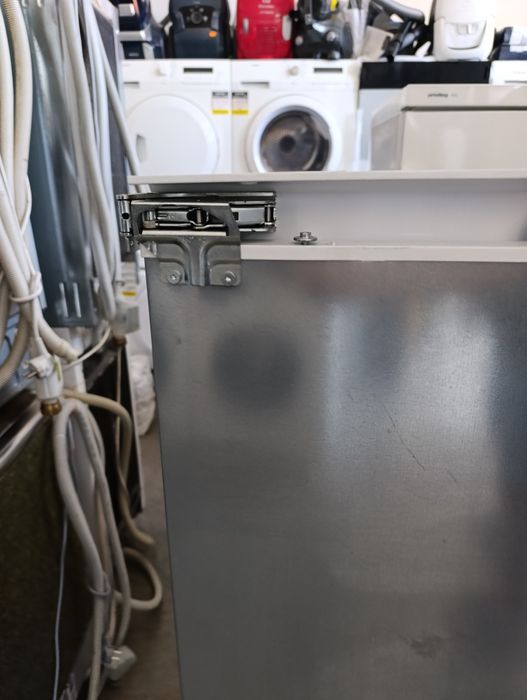 Хладилник за вграждане BOSCH