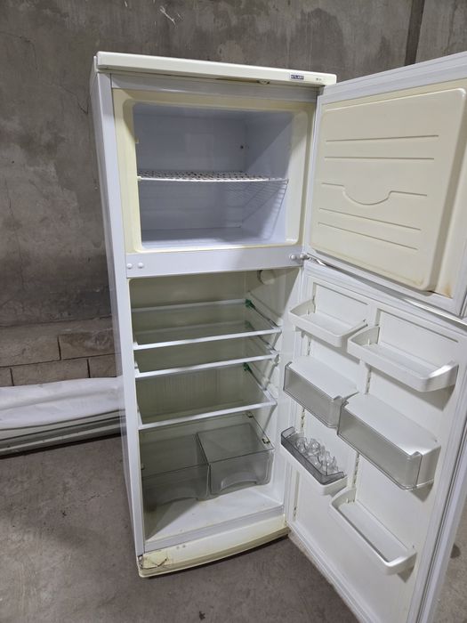 Продам холодильник АТЛАНТ.