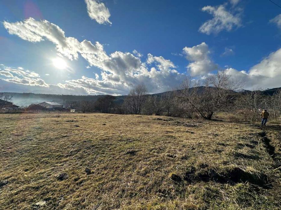 Парцел в село Добърско