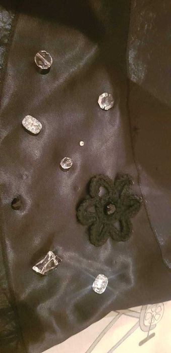 Fusta neagra cu broderie si pietre