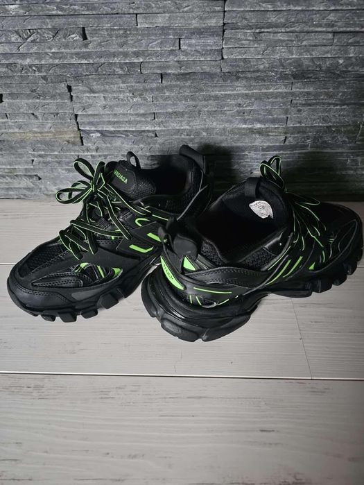Balenciaga track zombie