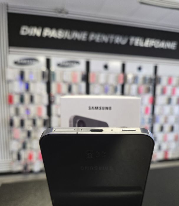 Samsung A56 / Black/White / 128 GB / DeluxGSM