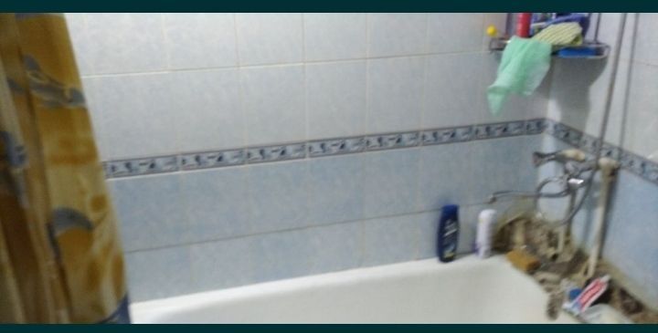 Продаю карасу-6 4 комнатную 7- этаж