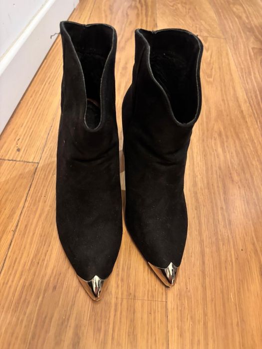 Botine piele intoarsa marimea 38