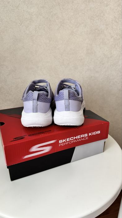 Кроссовки Skechers на девочку