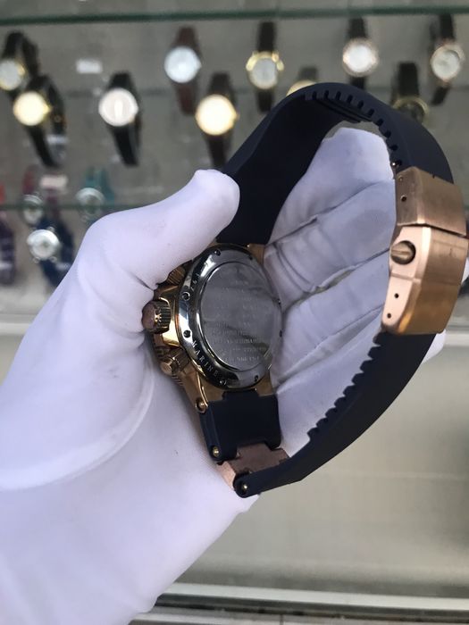 Ulysse nardin soati sotiladi