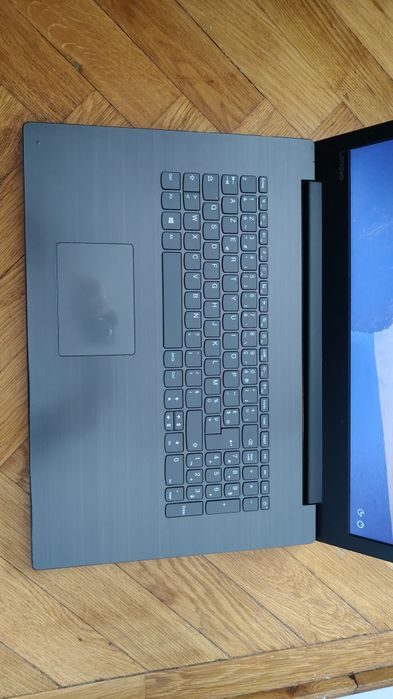 Laptop Lenovo 17,3 inch /4 GB / ssd 128 / AMD /