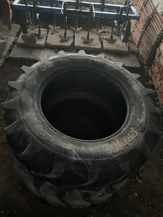 Трактор селскостопанско