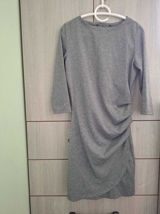 продается серое платье на девушку подросток