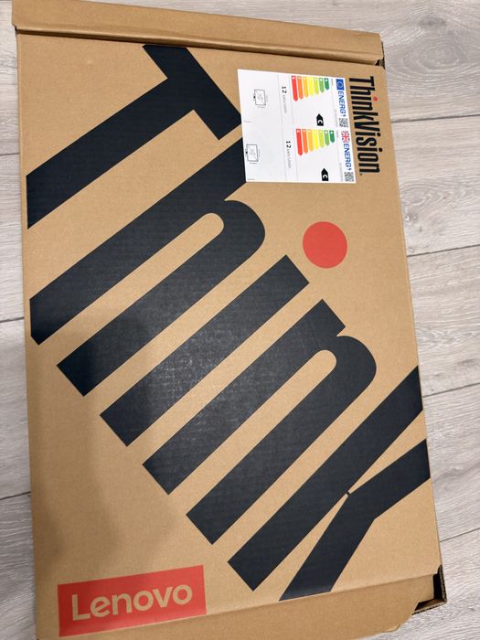 PC Lenovo Thinkcentre I3 gen14 + monitor Lenovo 24” IPS noi, sigilate