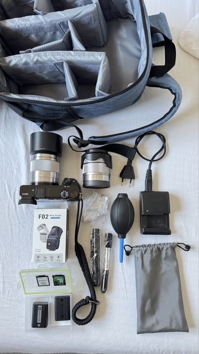 Vand Aparat foto a6000 plus 2 obiective si accesorii