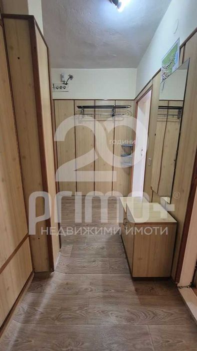 Двустаен апартамент под наем в кв. Кольо Фичето – до училище „Емилиян Станев“