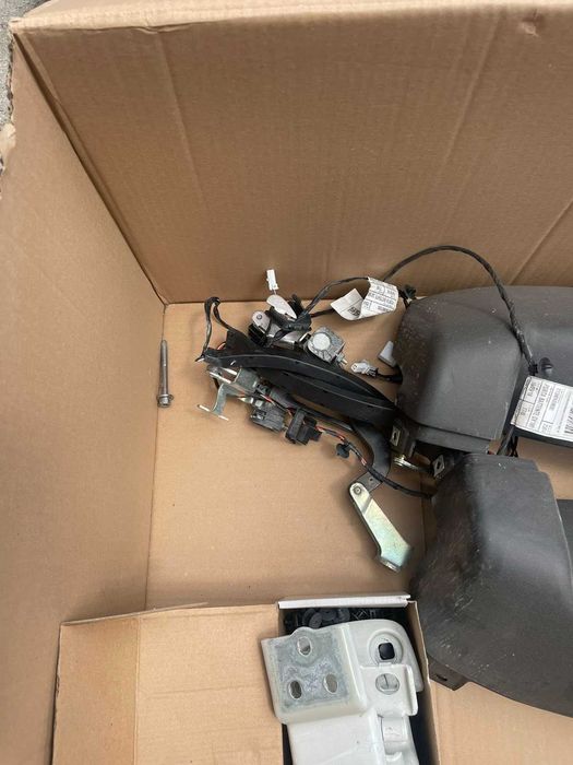 Кори за товарен отсек, клипсове,буфери задна броня