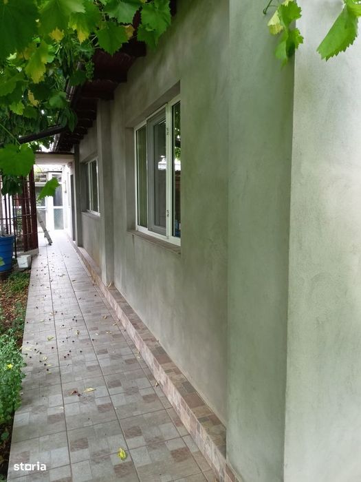 Casă solidă cu 4 camere, garaj și teren 903 mp – Vânători