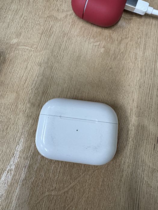 Продам Airpods Pro оригинал левый наушник