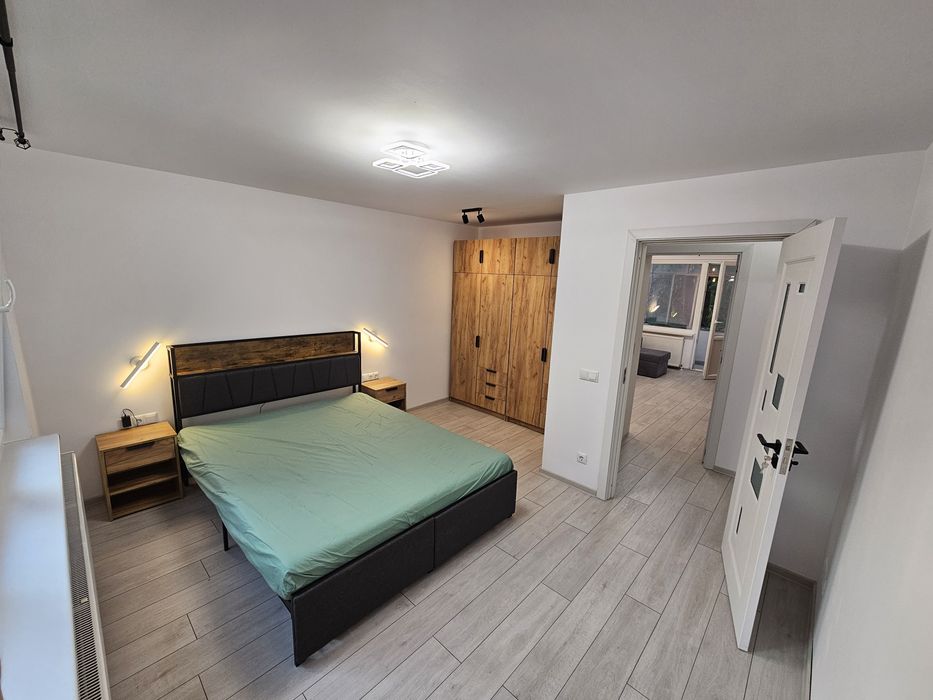 De inchiriat Apartament 2 camere, dormitor living, camara balcon